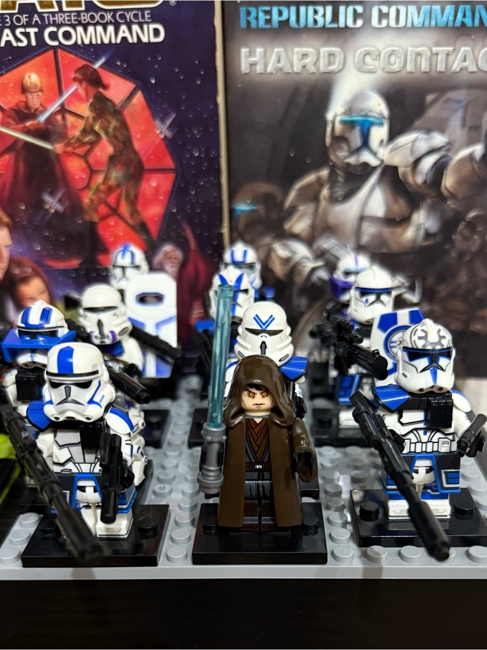 LEGO Star Wars Clone Trooper Minifigure Lot with Display Base